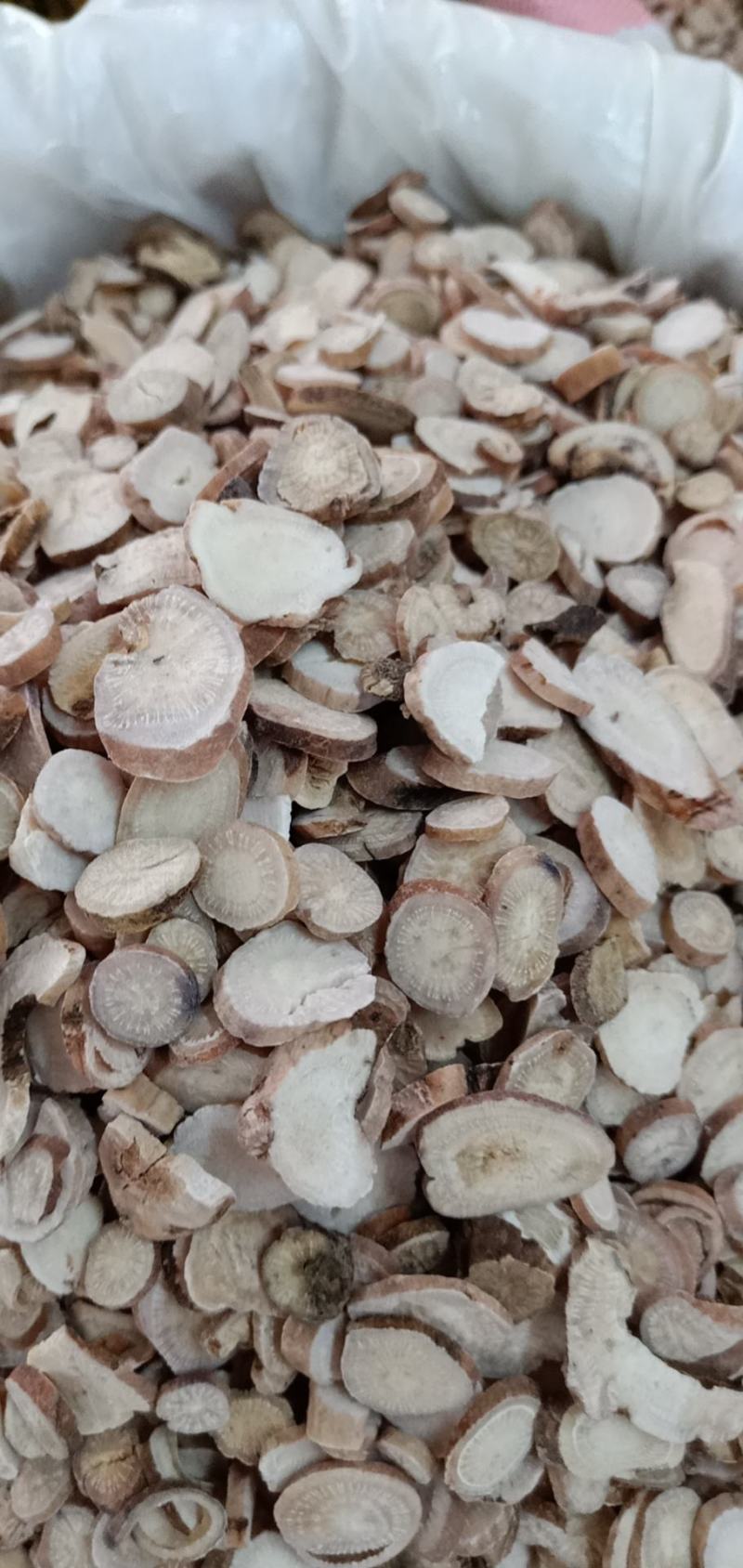 中药材批发白芍有大量货源货对板欢迎四面八方的朋友来选购