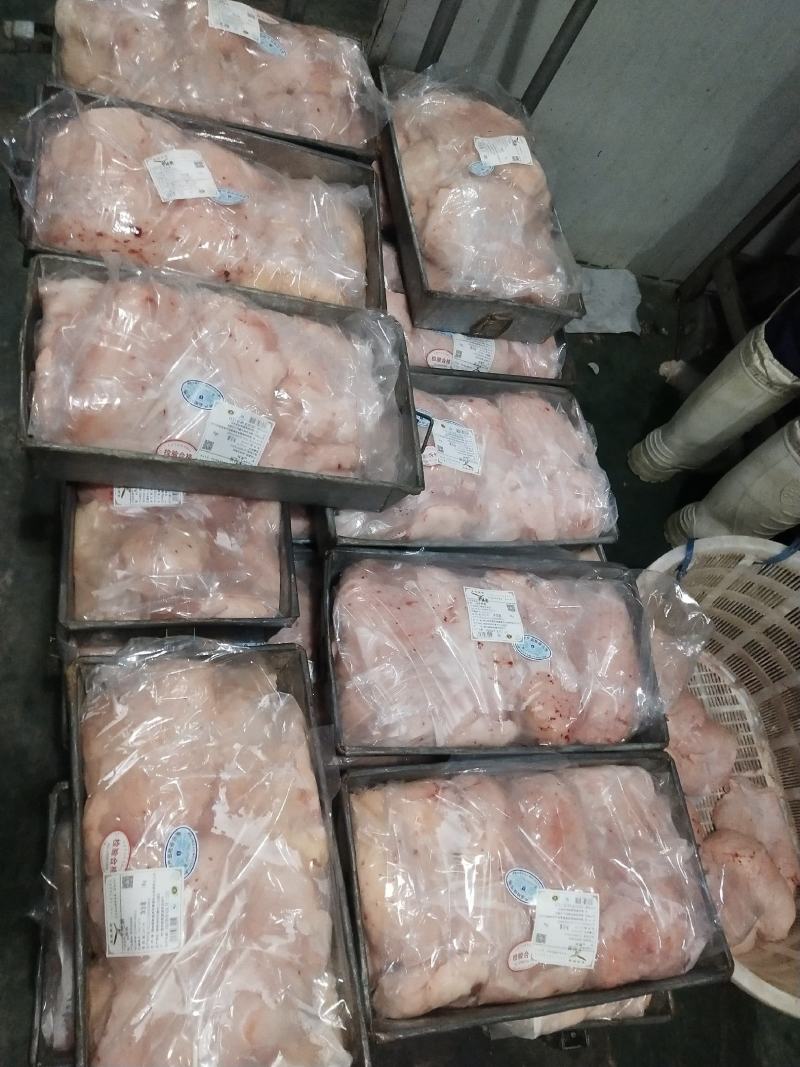 内蒙古锡林郭勒羊尾油，新鲜油大，穿串炼油都行，烧烤店好用