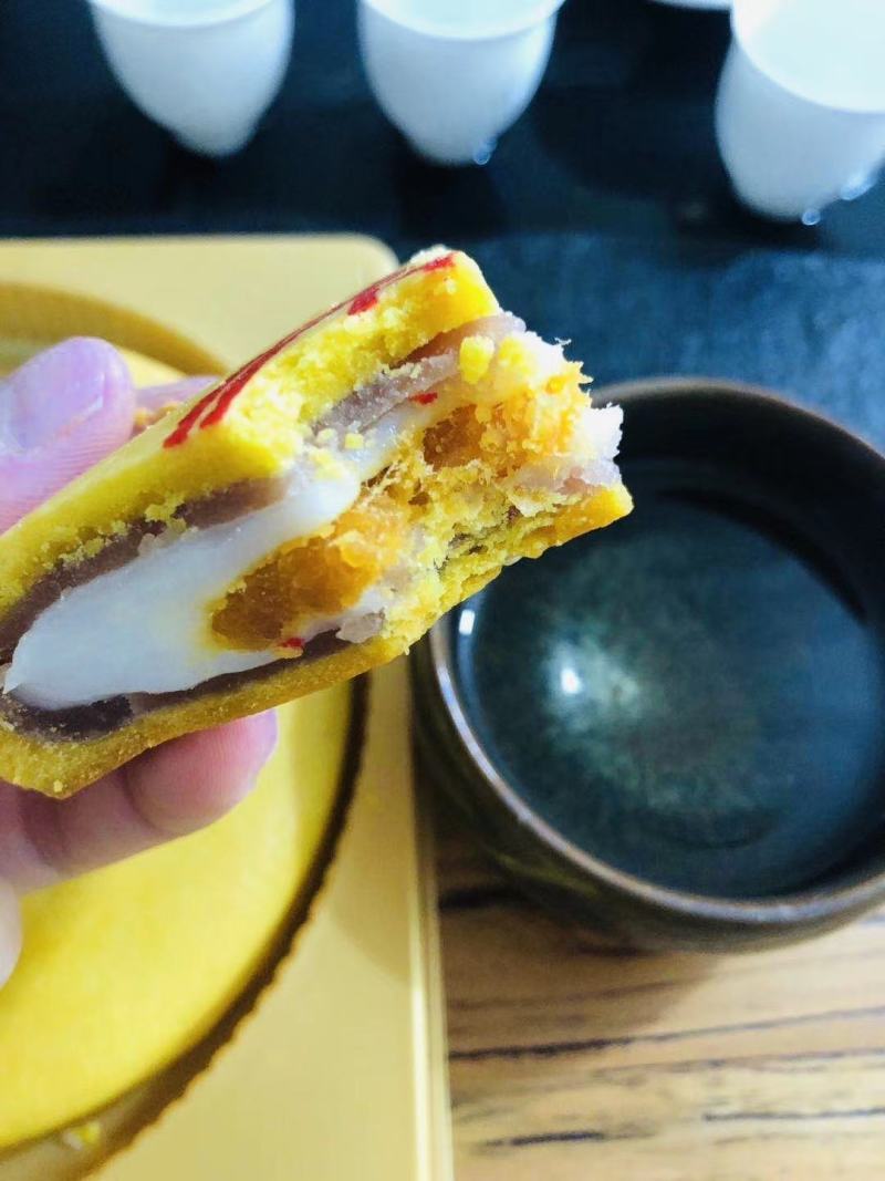 黄金大月饼麻薯香芋肉松蛋黄品种齐全口感美味