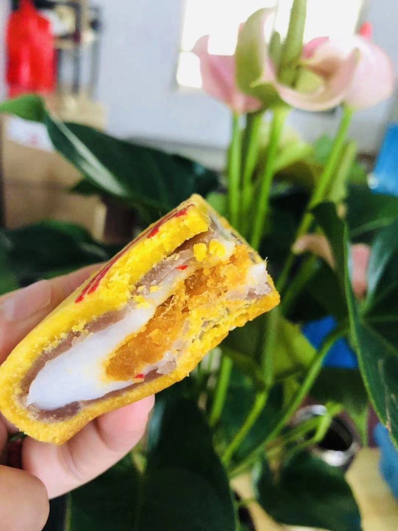 黄金大月饼麻薯香芋肉松蛋黄品种齐全口感美味