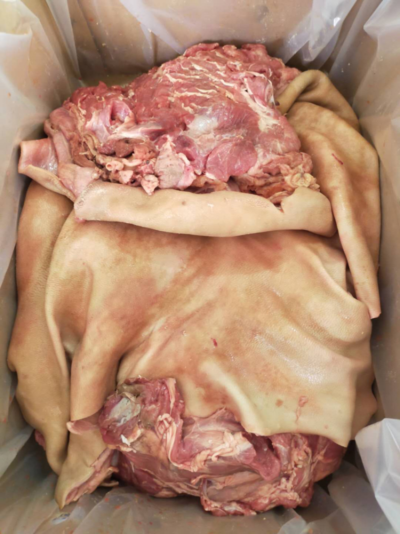剔骨带皮羊肉，带皮羊肉，感兴趣的欢迎光临！量大从优。