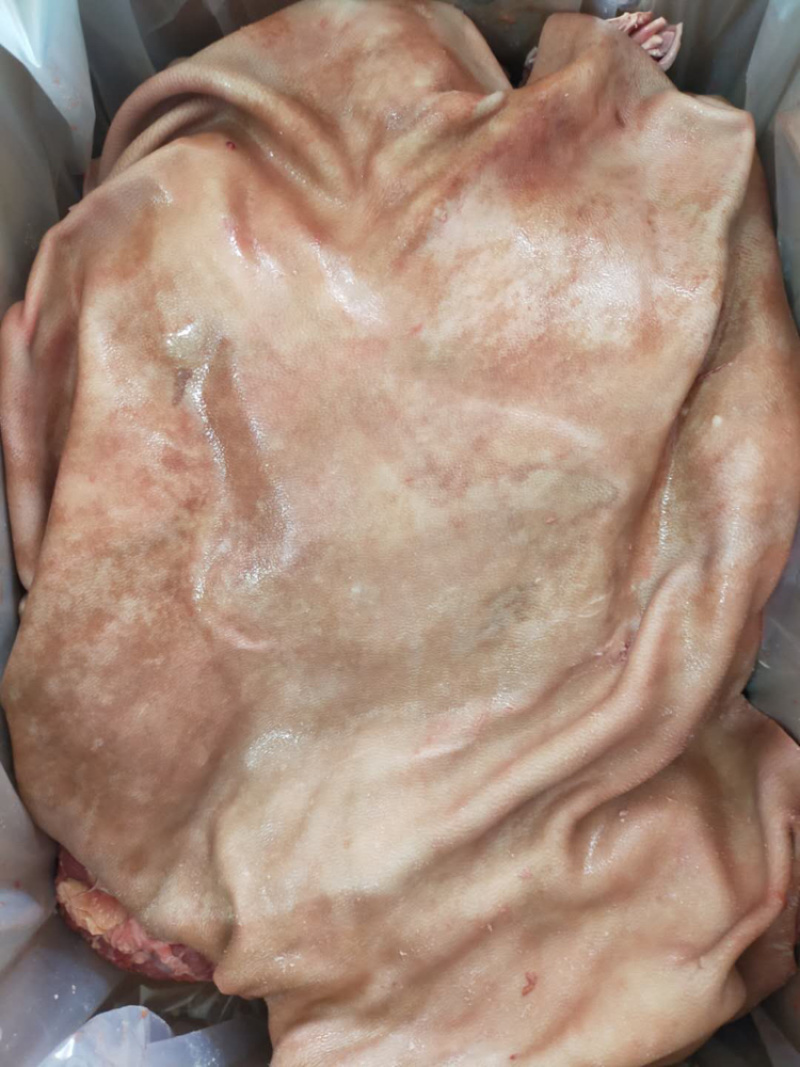 剔骨带皮羊肉，带皮羊肉，感兴趣的欢迎光临！量大从优。