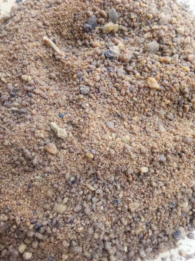 玉米糖渣蛋白20脂肪30，育肥效果很好。