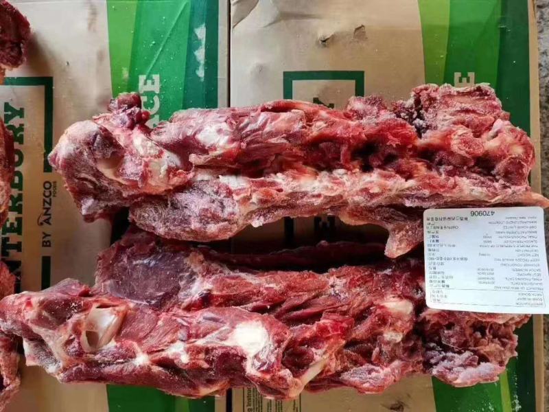牛脖骨，国产纯干货肉多，屠宰场加工，价格不高。