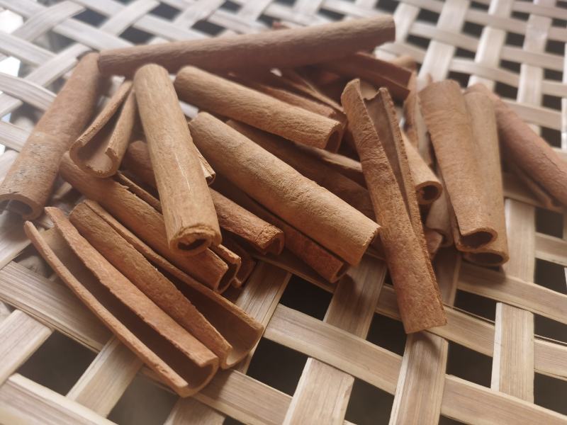 广西烟桂烟仔桂桂心食用肉桂皮去皮甜辣味工批发兼零售