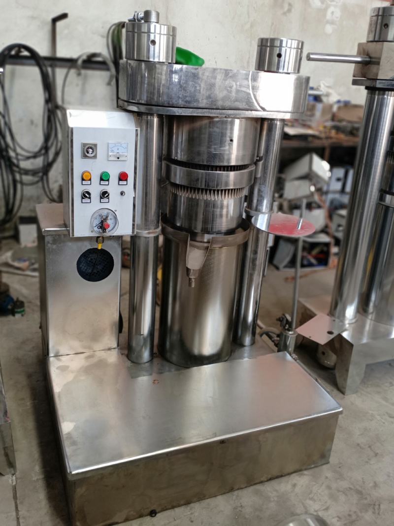 出油率高立式液压榨油机多功能芝麻茶籽核桃花椒籽榨油机