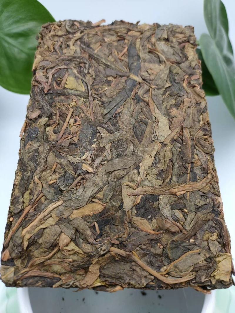 昔归古树茶普洱生茶250克金叶砖入口香甜苦涩轻