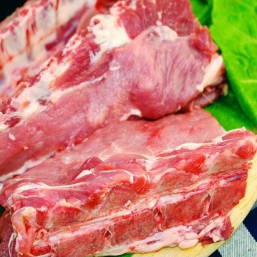热鲜龙骨，肉多多的龙骨，还有其他猪产品欢迎咨询！