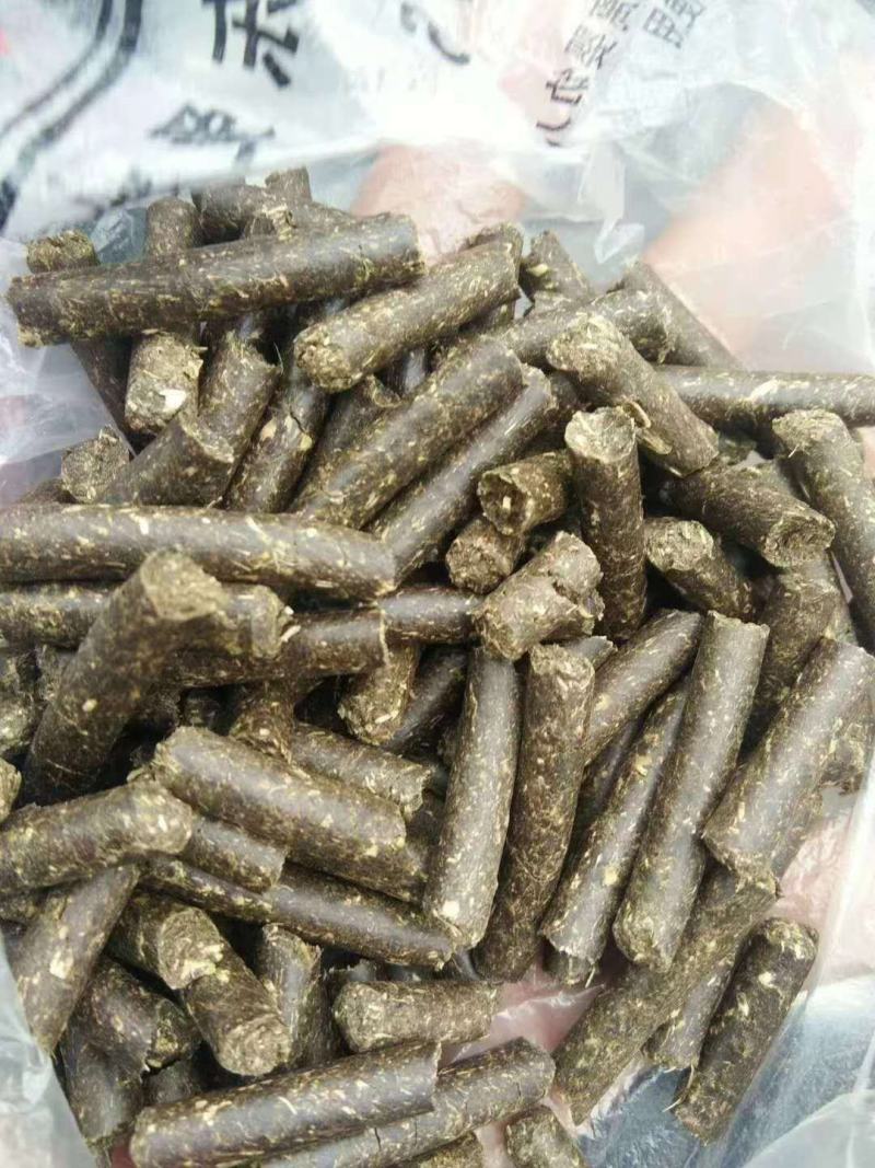 厂家生产牛羊马苜蓿草颗粒新款批发动物饲料编制袋粗纤维牧