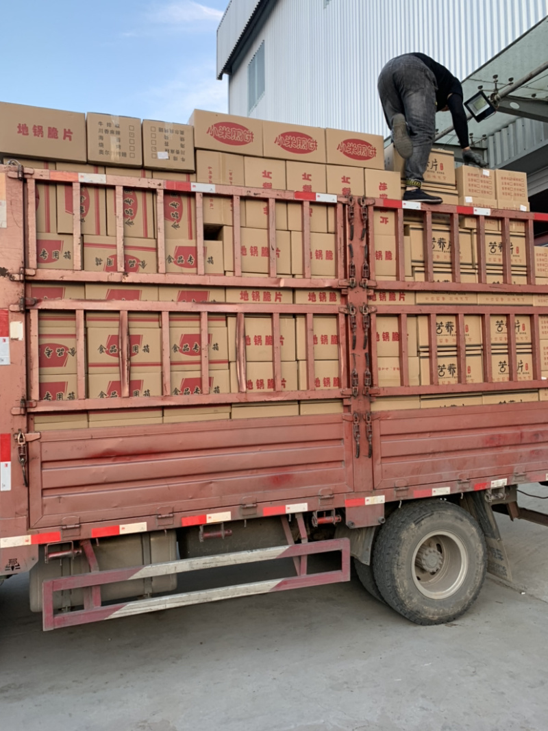 小米煎饼厂家直批小米锅巴小米煎饼厂家批发散装零食地摊热卖
