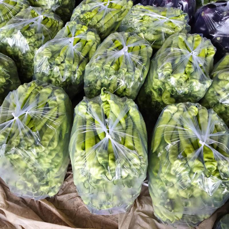 精品尖椒大量上市价格便宜包装齐全，交通方便，上货快