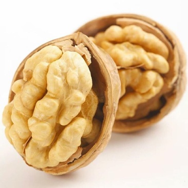 20年新货新疆核桃纸皮核桃原生态未清洗质量保证假一赔十