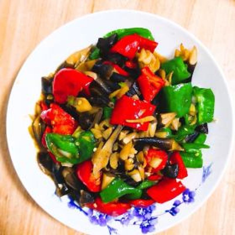 黑皮鸡枞菌气味浓郁、爆炒、清炒