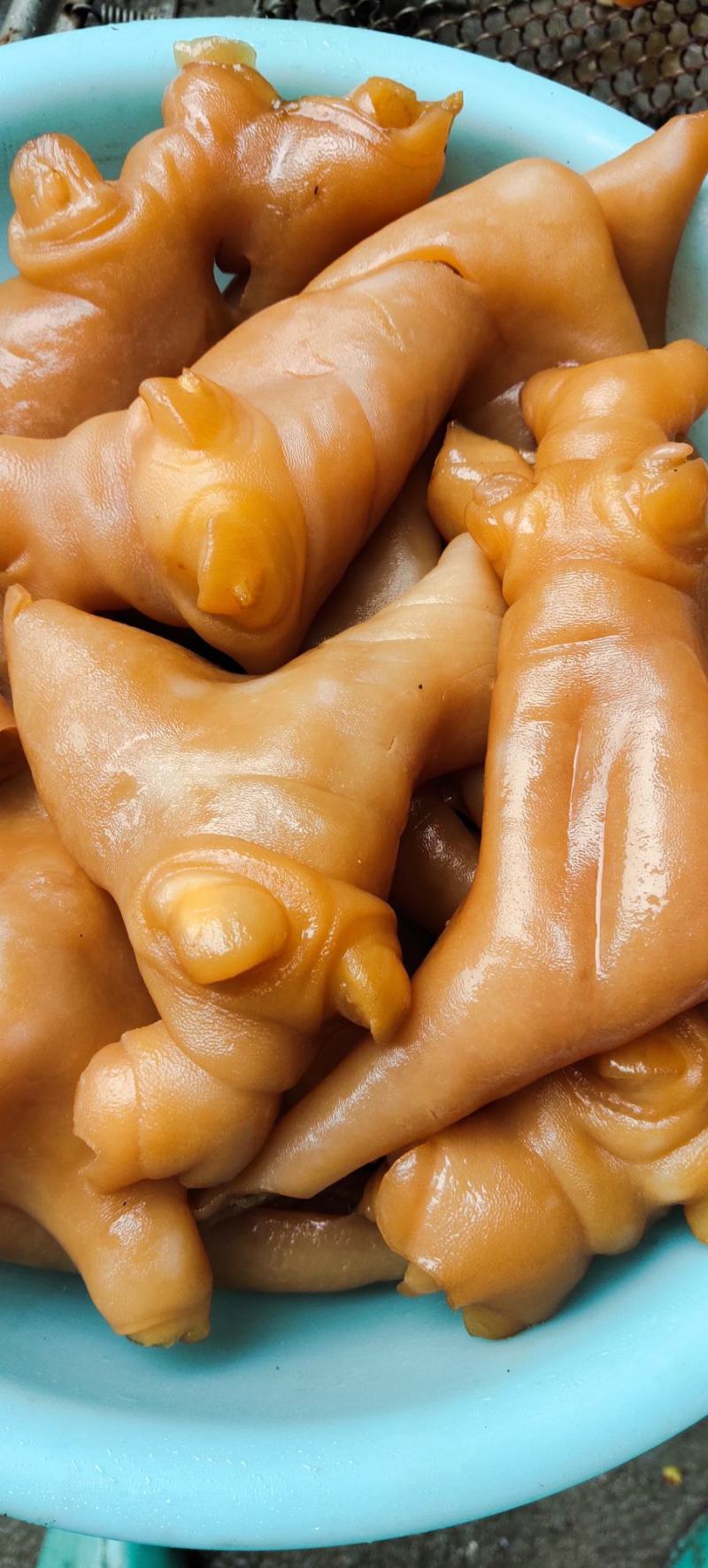 【熟食牛皮】五香牛蹄皮，质量好，50斤一件起发，许要联系