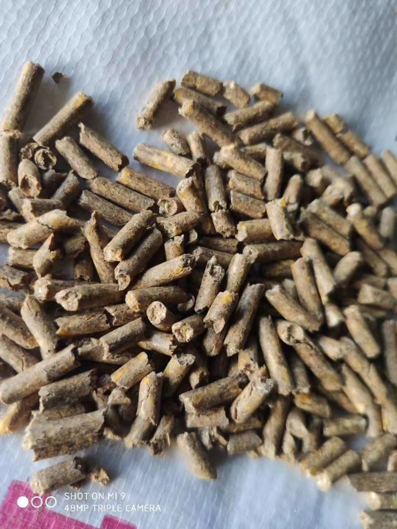 销售熟化草颗粒料牛羊马骆驼兔鹅草颗粒大量供应