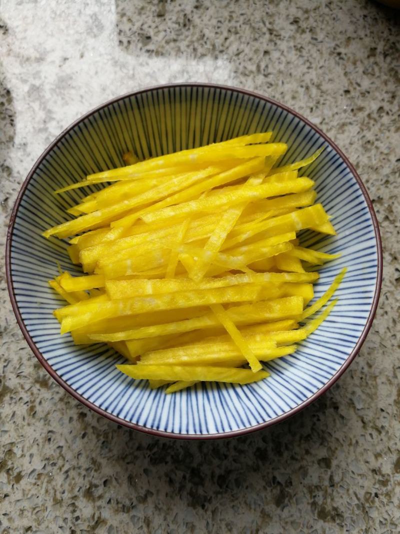 新奇特蔬菜，红条纹萝卜，红白
