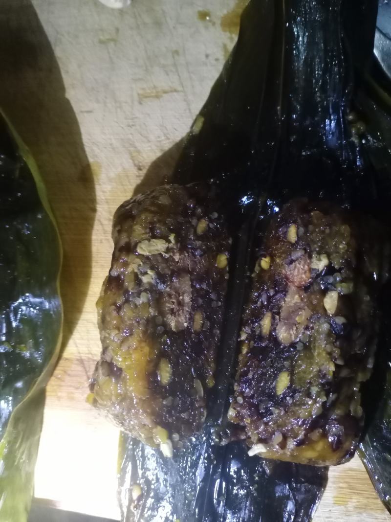 红脚蚂蚱丁蜢蝗虫钉蜢，寻找长期合作伙伴。