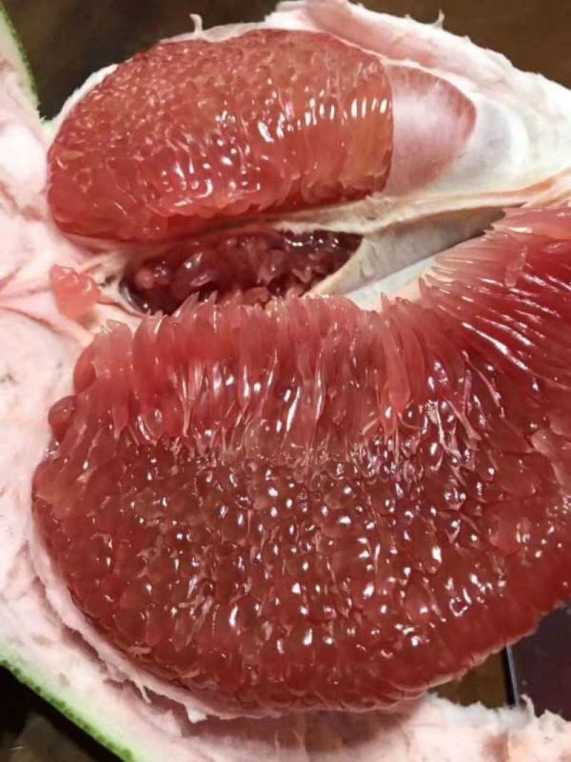 产地直销红心柚子，当季水果，水份足，甜甜的，一件代发