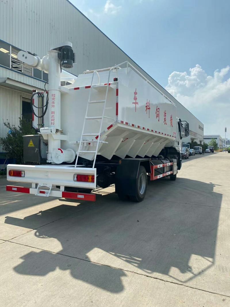 散装饲料运输车，拉猪饲料