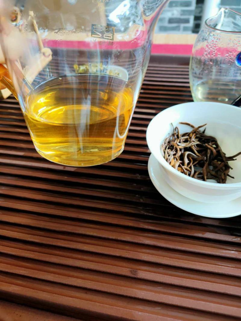 普洱茶，绿茶，晒红茶，大树茶