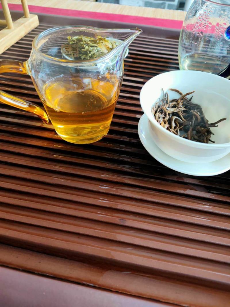 普洱茶，绿茶，晒红茶，大树茶