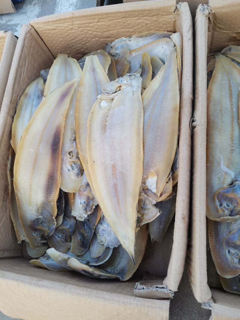 鳎米鱼，又名龙利鱼，一款优质的深海鱼，肉质非常美鲜美