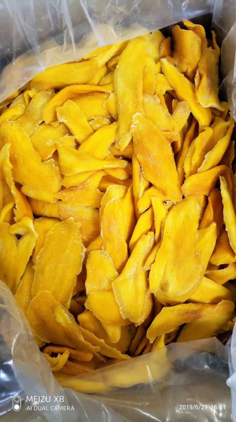 无添加，零色素原味芒果干，保持芒果的原有香味，甜而不腻