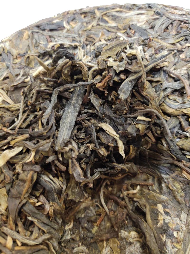 云南普洱生茶，2018年邦崴古树茶，茶气足，适合存放