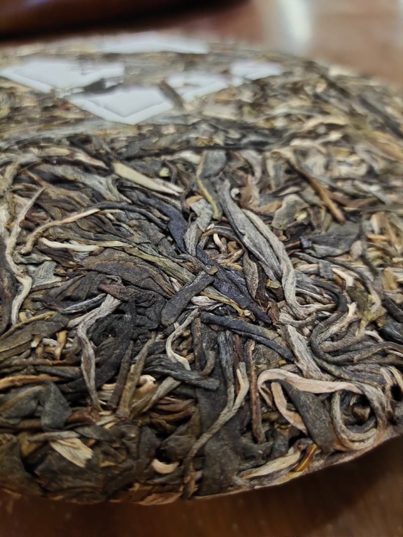 云南普洱生茶，2018年邦崴古树茶，茶气足，适合存放