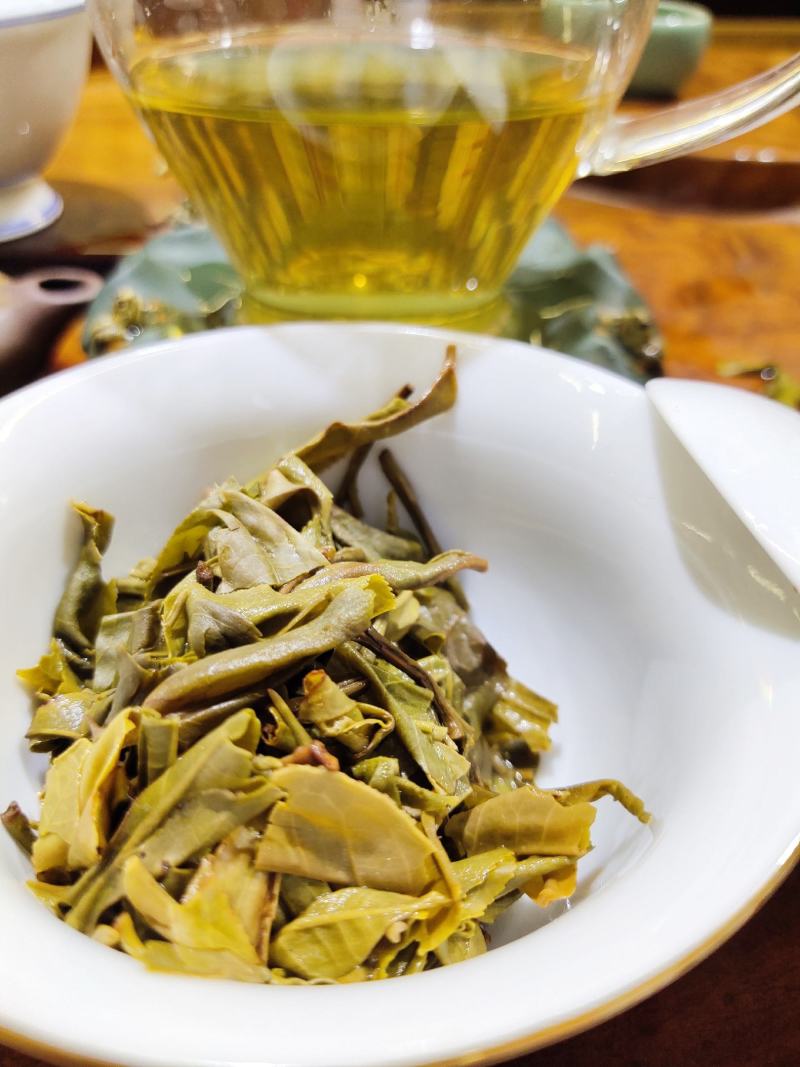 云南普洱生茶，2018年邦崴古树茶，茶气足，适合存放