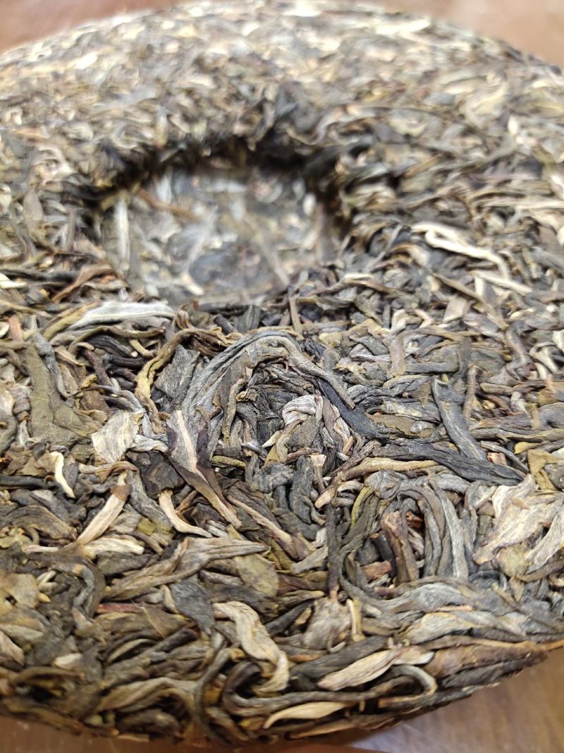 云南普洱生茶，2018年邦崴古树茶，茶气足，适合存放