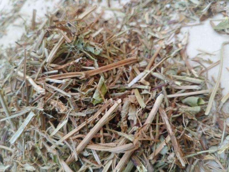 花生秧，花生秧草段，猪牛羊鸡鸭鹅饲料，大量供应！