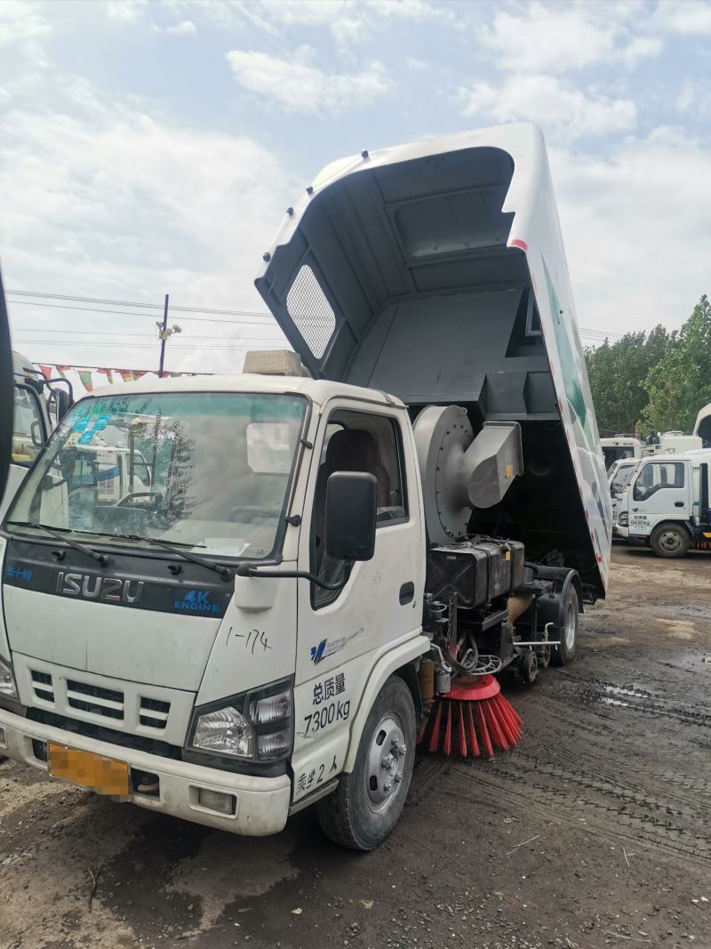 低价转让道路洗扫车特种车