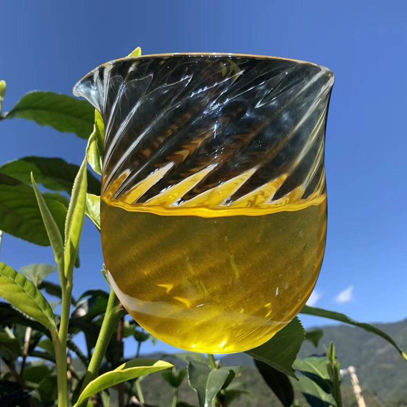 茶农自产2019年云南勐海大叶种头春大树乔木日晒普洱白茶