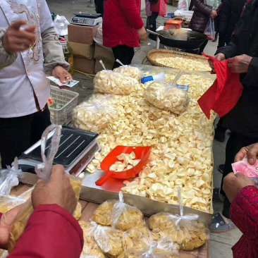 黄金薯片，一件30斤。成都仓库大量现货供应