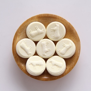 内蒙特产羊奶呗牛奶呗驼奶呗散装袋装休闲零食干吃奶片