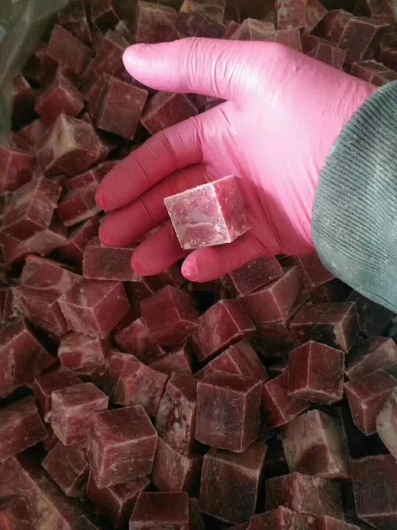 牛肉粒天天加工，每天都有新货，欢迎各位老板选购。