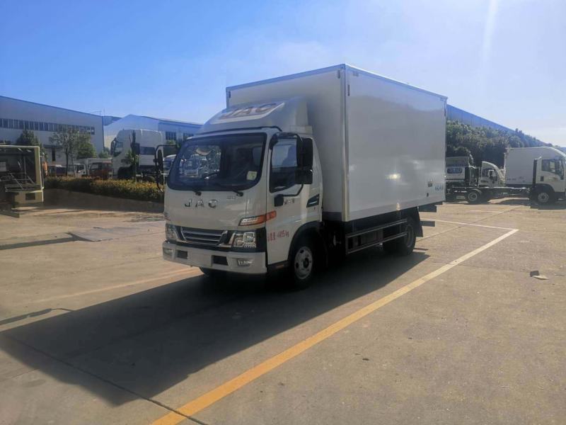 骏铃V5冷藏车冷链专用车蓝牌市内畅跑