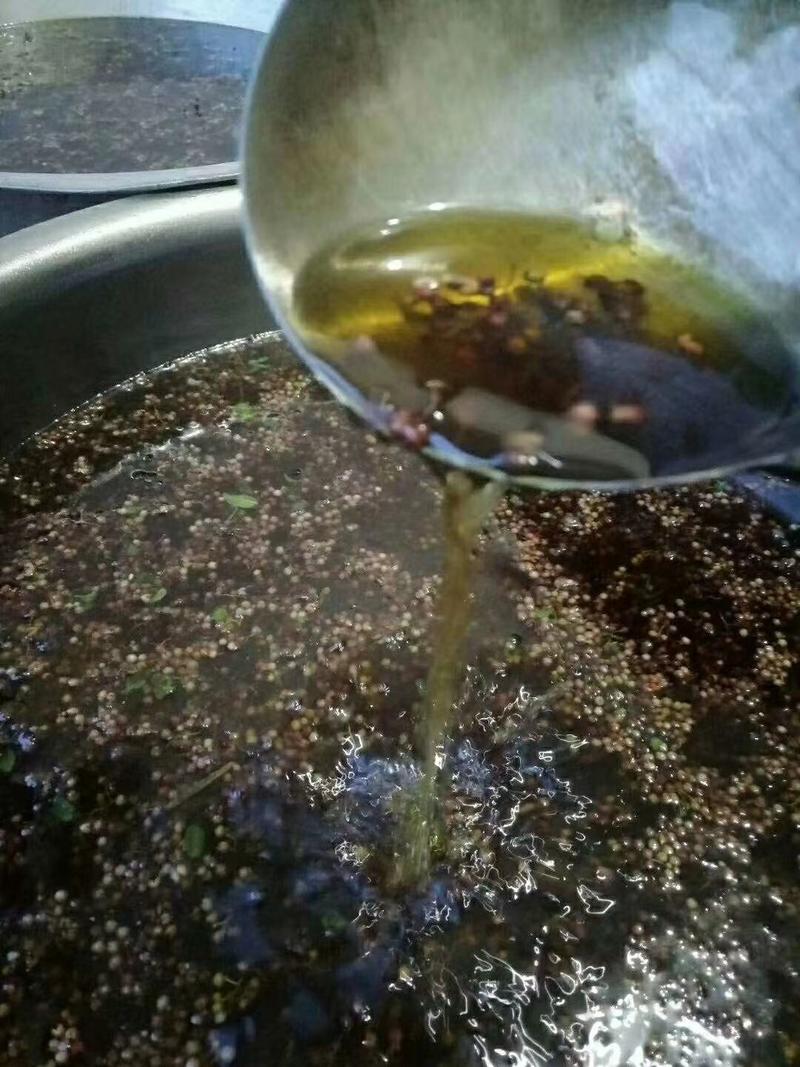 花椒油，正宗汉源花椒油保证品种质量，手工贡椒油