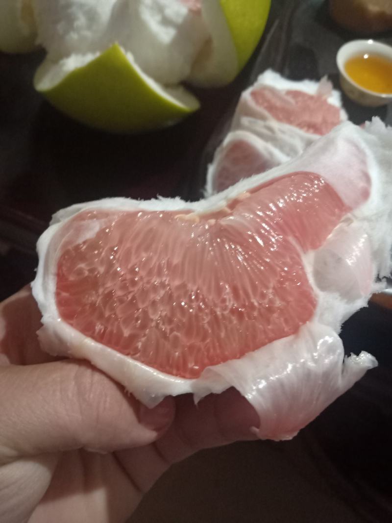 外皮金黄，肉质爽脆，鲜红皮薄