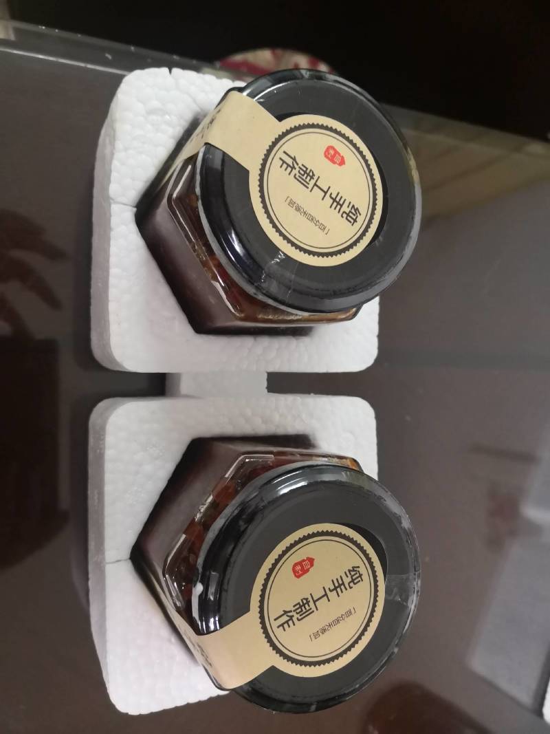 纯手工辣椒酱，无添加剂，口感一致好评