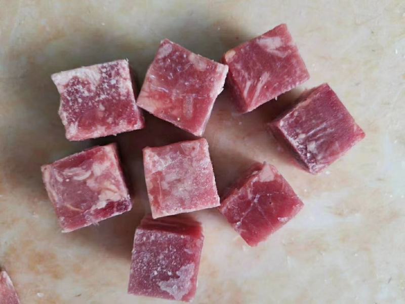 牛肉粒！厂家直销！！手续齐全！保证不散不碎！！
