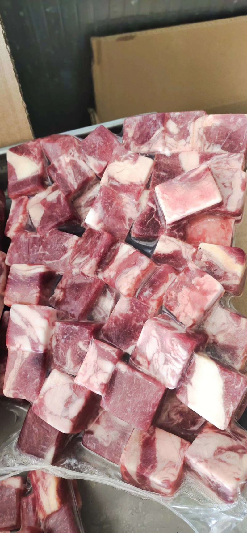 牛肉粒！厂家直销！！手续齐全！保证不散不碎！！