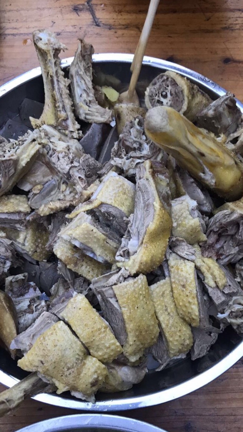 田园鹅现有100只吃草吃水稻🌾长大130日👀肉黄皮。