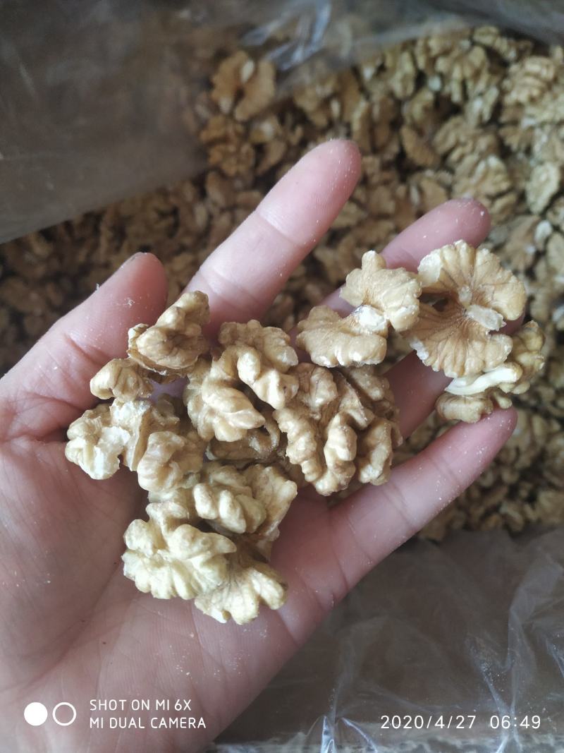 新疆大枣枣加核桃休闲网红小食品