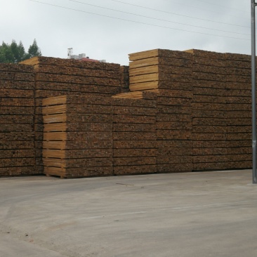 原木衫木各种工地方条模板4x8，3x5，5x10等等