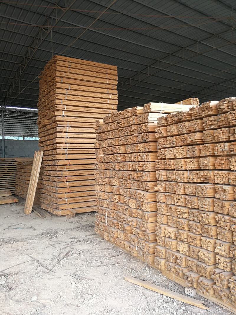 原木衫木各种工地方条模板4x8，3x5，5x10等等