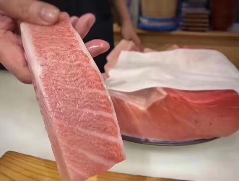 蓝鳍金枪大托天身肉。