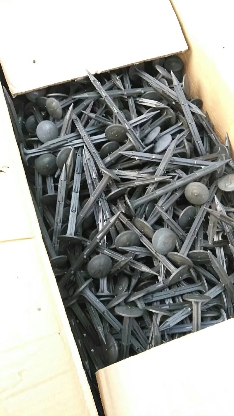 防草布塑料地钉，园艺用品地布钉，果园农田固定钉