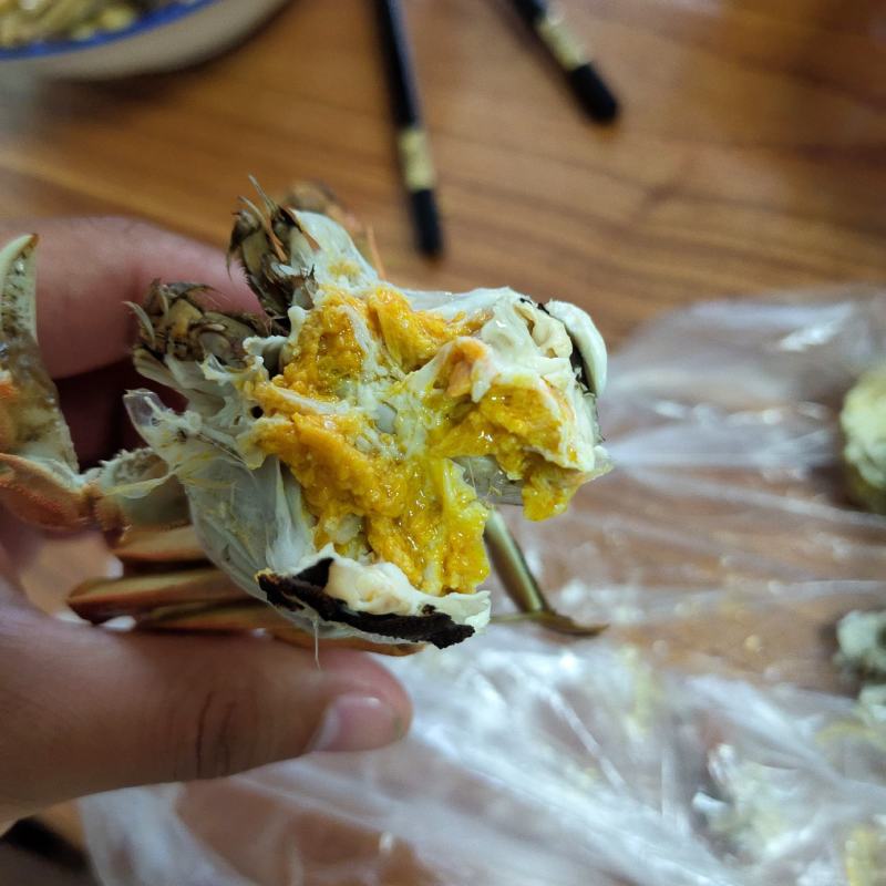 微山湖大闸蟹，规格全，质量好！
